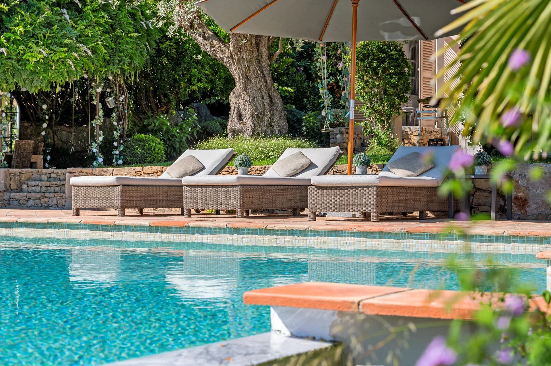 villa 6 Rooms for sale on Gassin (83580)