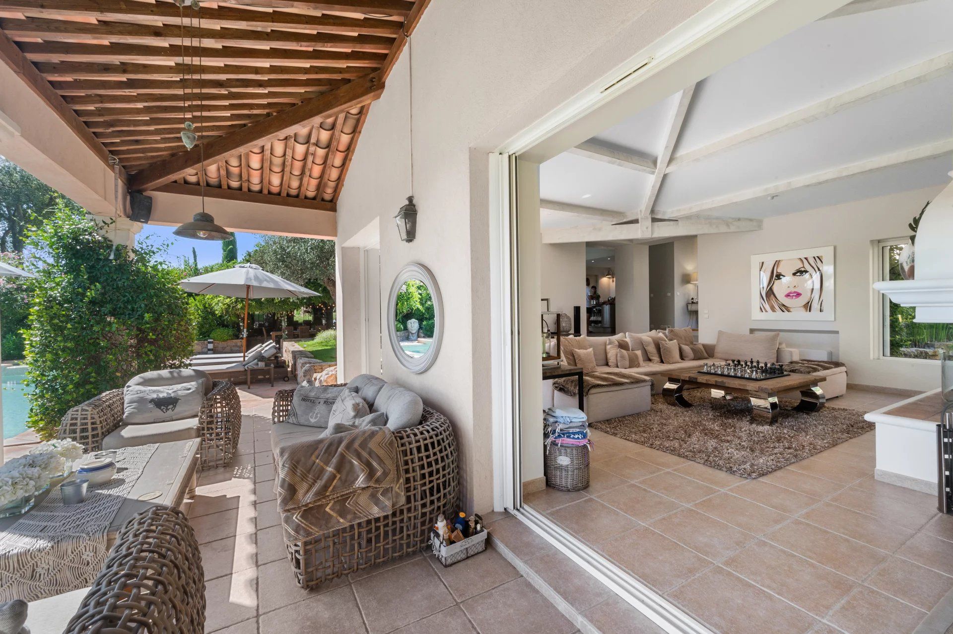 villa 6 Rooms for sale on Gassin (83580)