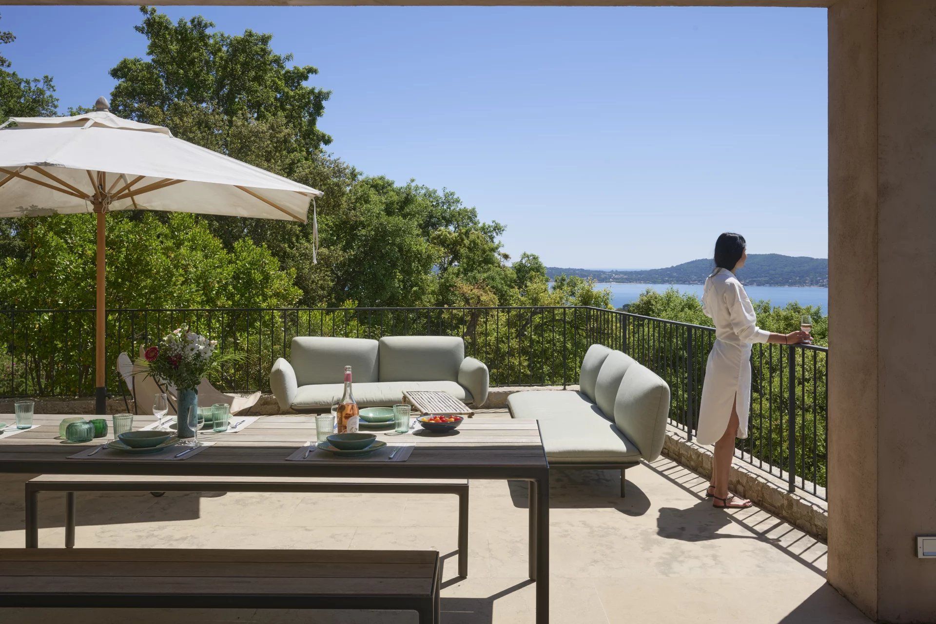 villa 13 Rooms for seasonal rent on Grimaud (83310)