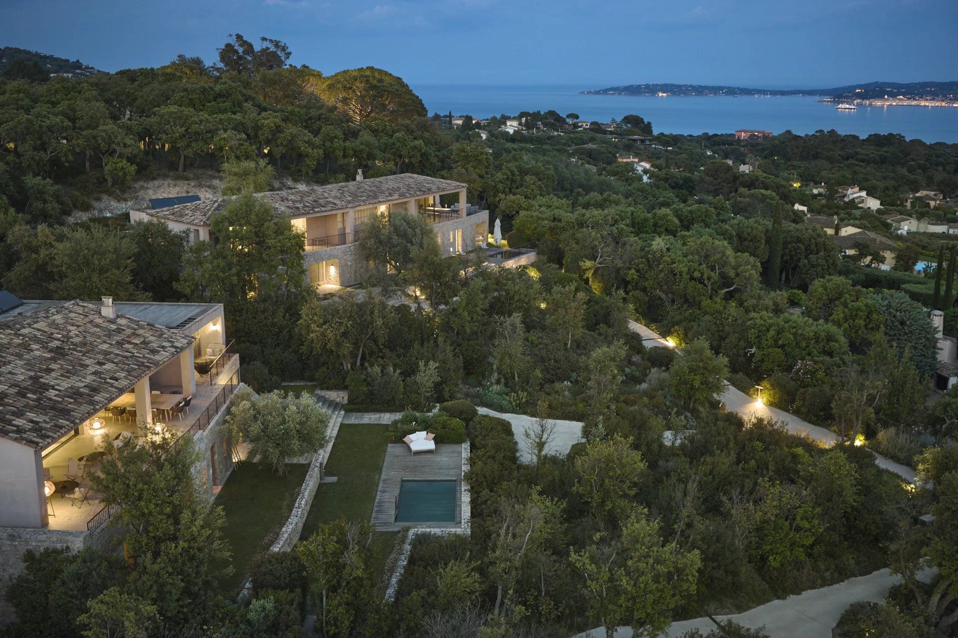 villa 31 Rooms for seasonal rent on Grimaud (83310)