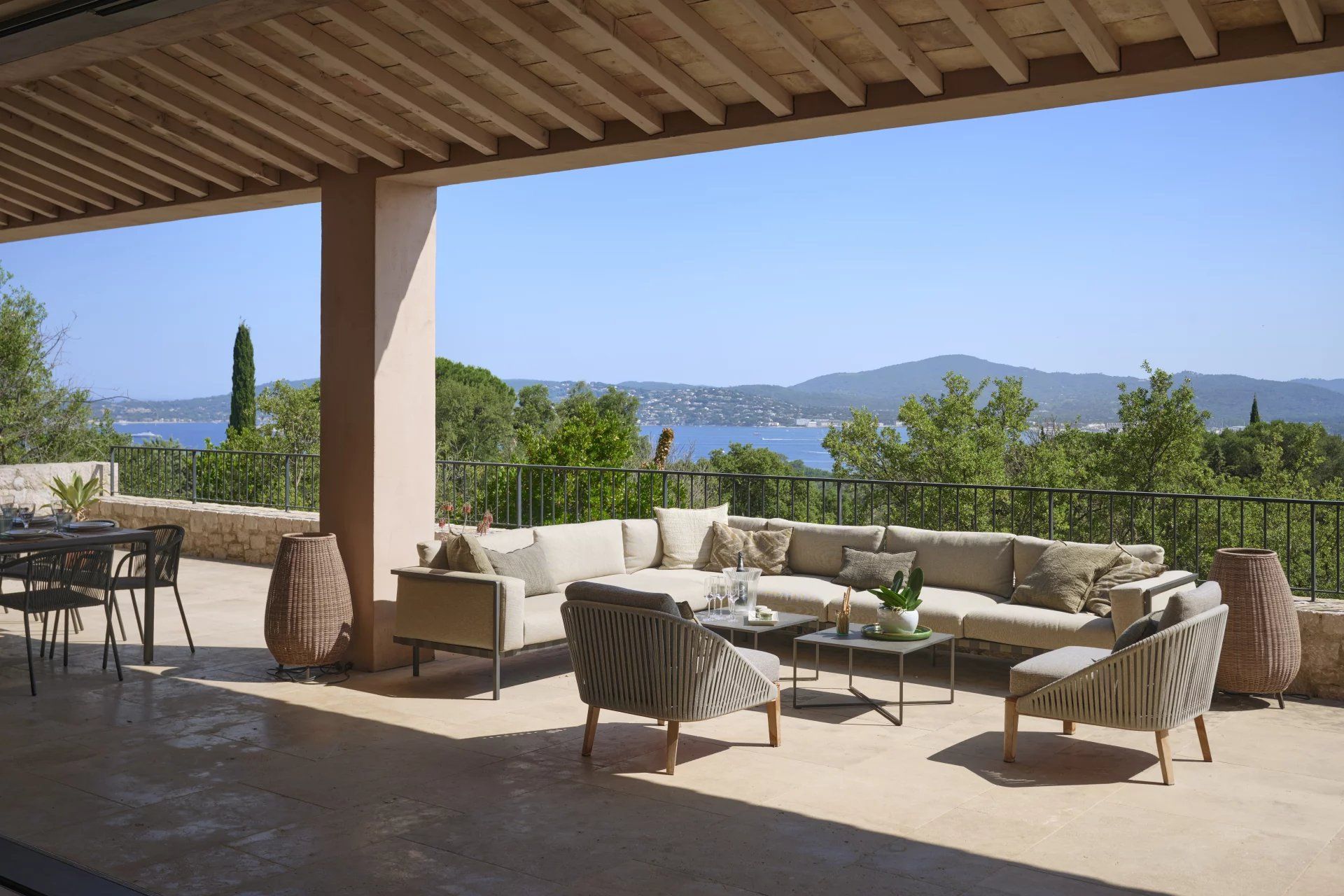 villa 31 Rooms for seasonal rent on Grimaud (83310)