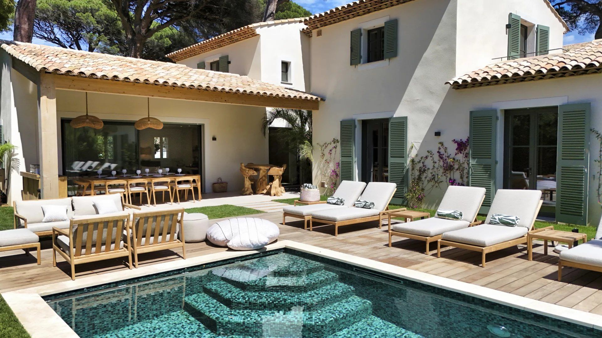 villa 6 Rooms for seasonal rent on Saint-Tropez (83990)