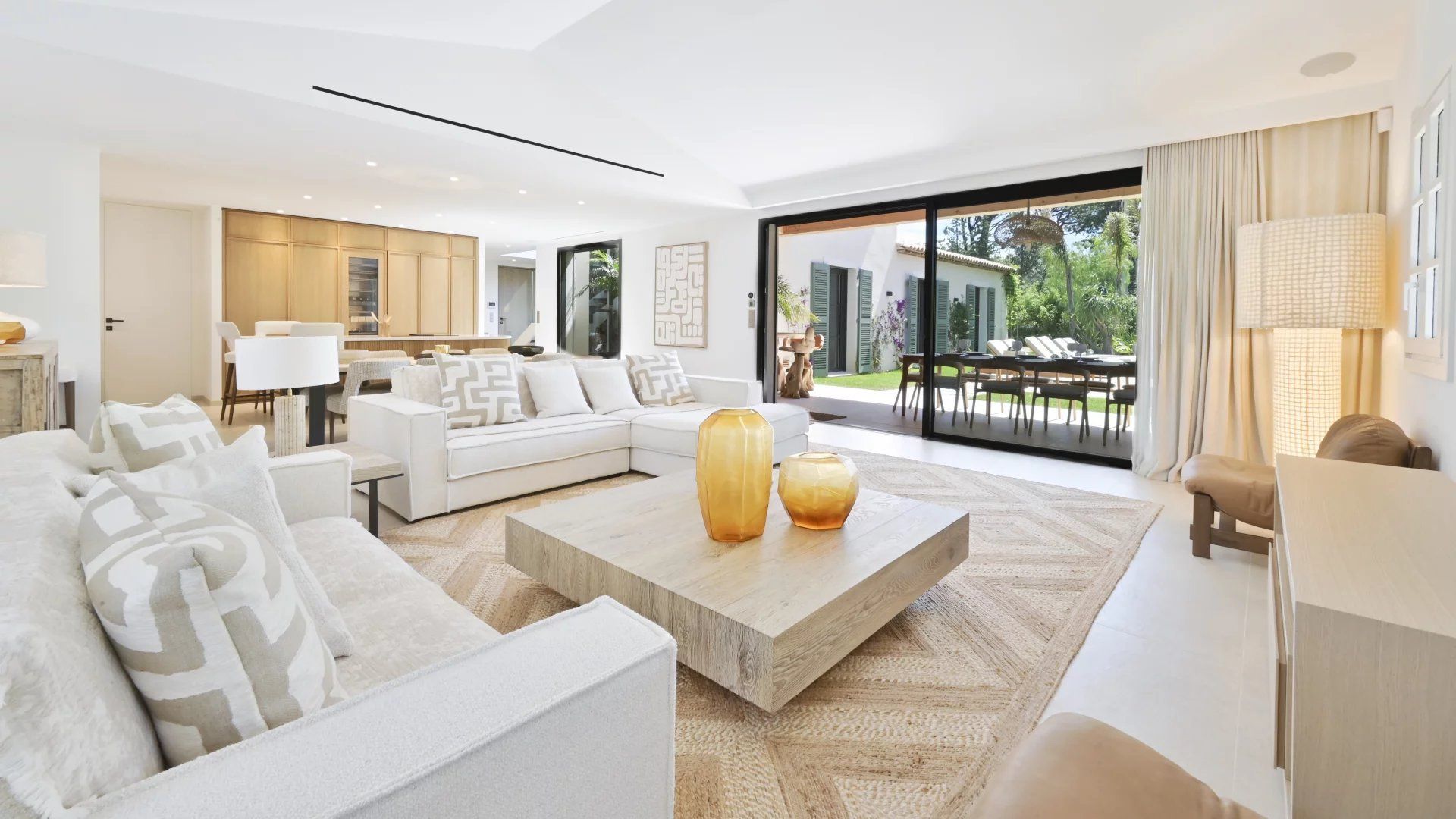 villa 6 Rooms for seasonal rent on Saint-Tropez (83990)