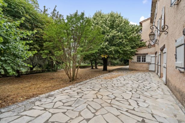 Sale Villa Grasse 15&nbsp;Rooms 511&nbsp;m²