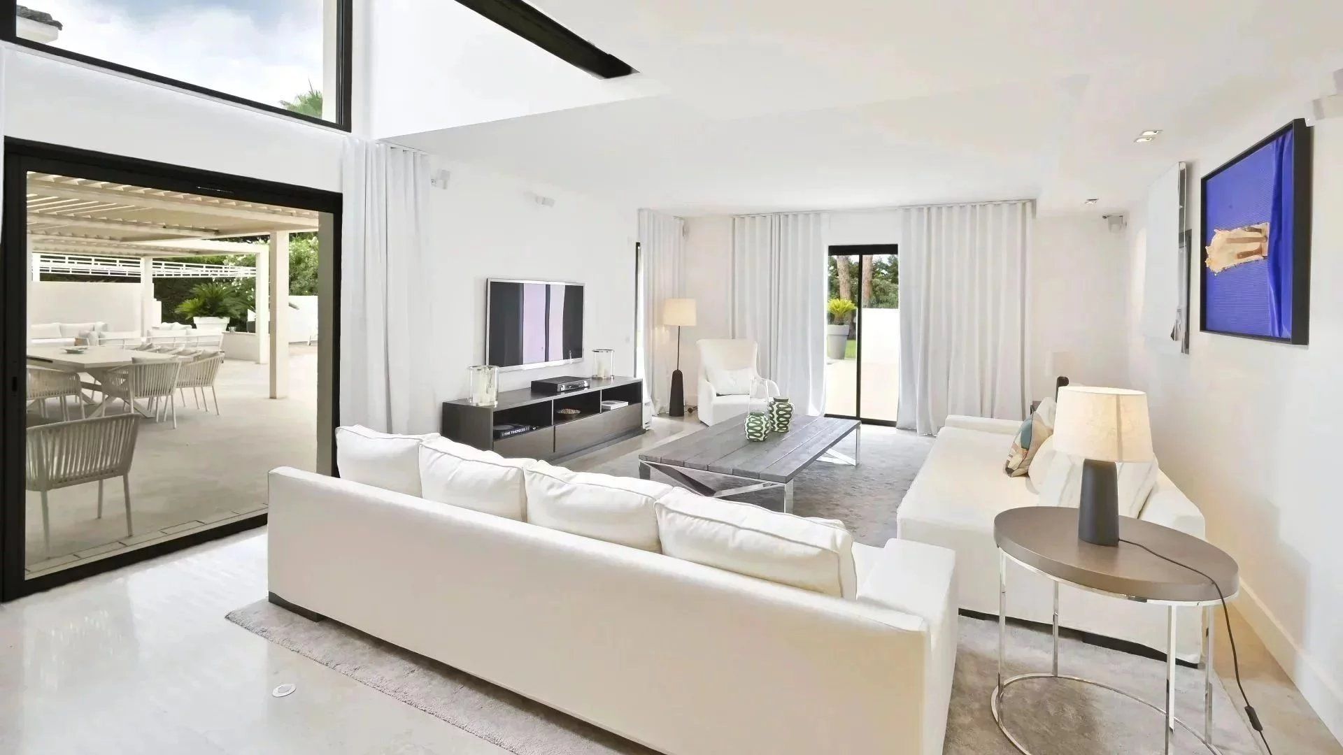 villa 6 Rooms for seasonal rent on Gassin (83580)