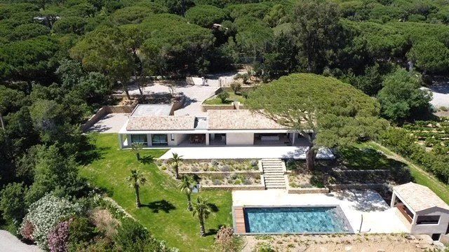 villa 6 Rooms for seasonal rent on Ramatuelle (83350)