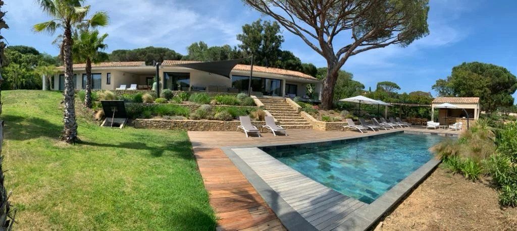 villa 6 Rooms for seasonal rent on Ramatuelle (83350)