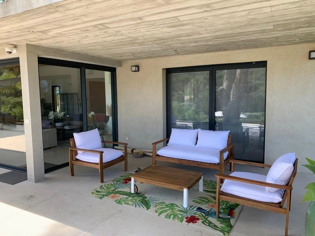 villa 6 Rooms for seasonal rent on Ramatuelle (83350)