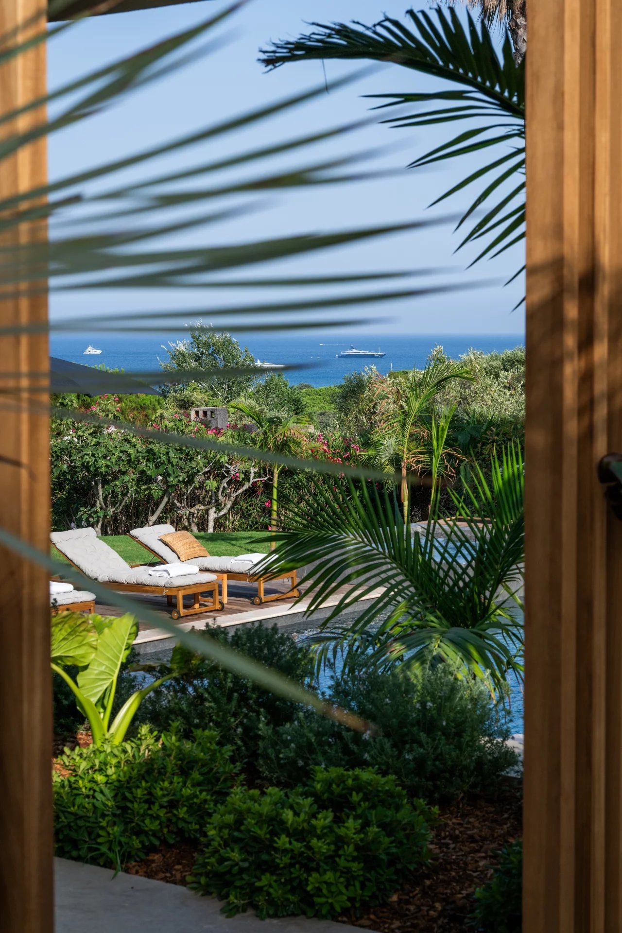 villa 6 Rooms for seasonal rent on Ramatuelle (83350)