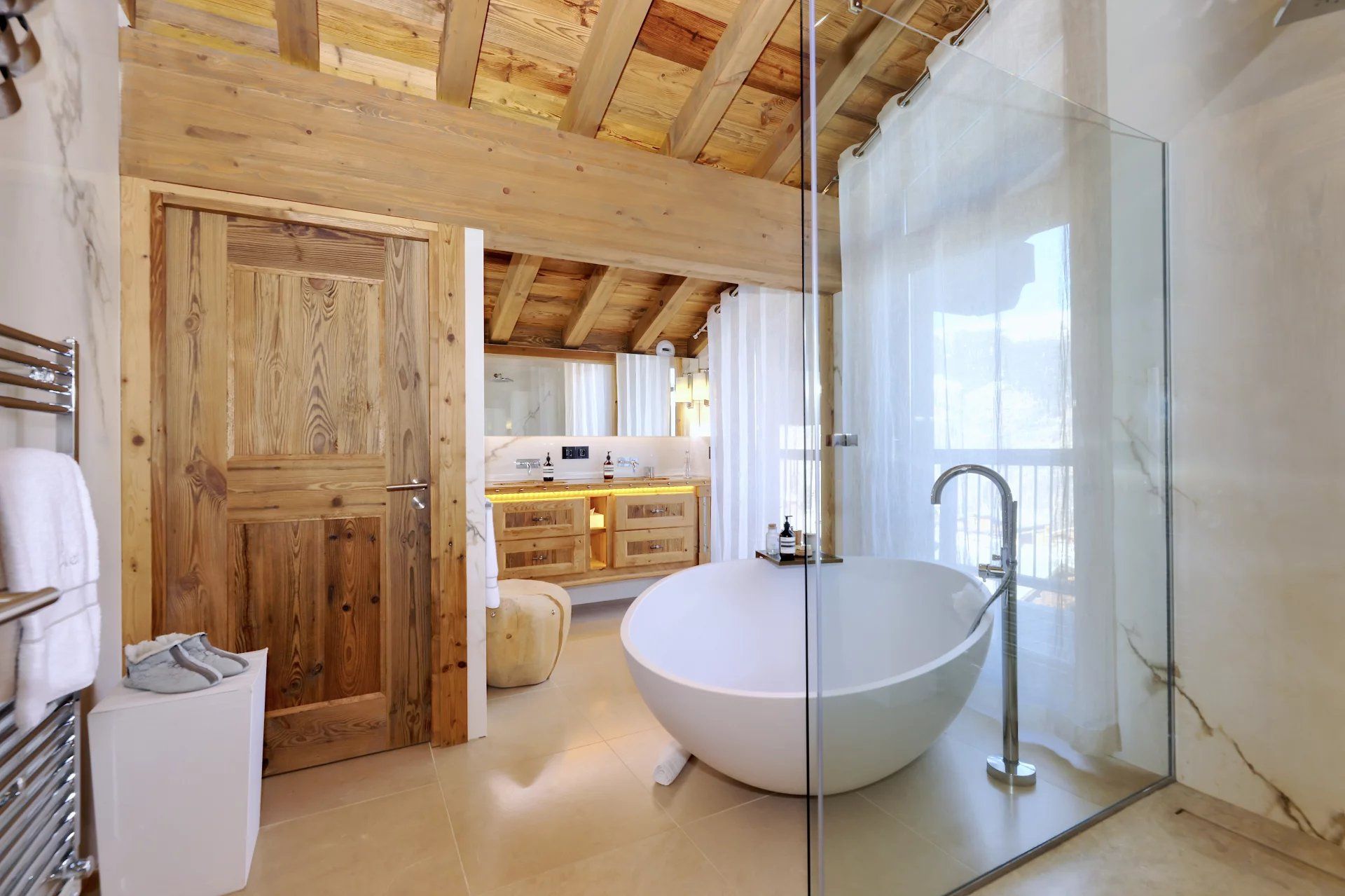 chalet 9 Rooms for sale on Courchevel (73120) Sale Chalet Courchevel 9 Rooms