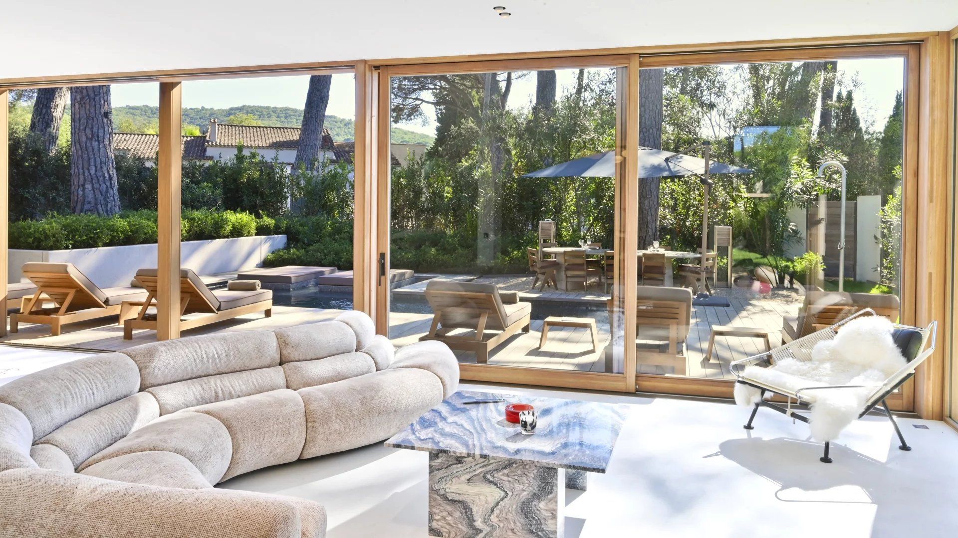 villa 6 Rooms for seasonal rent on Saint-Tropez (83990)