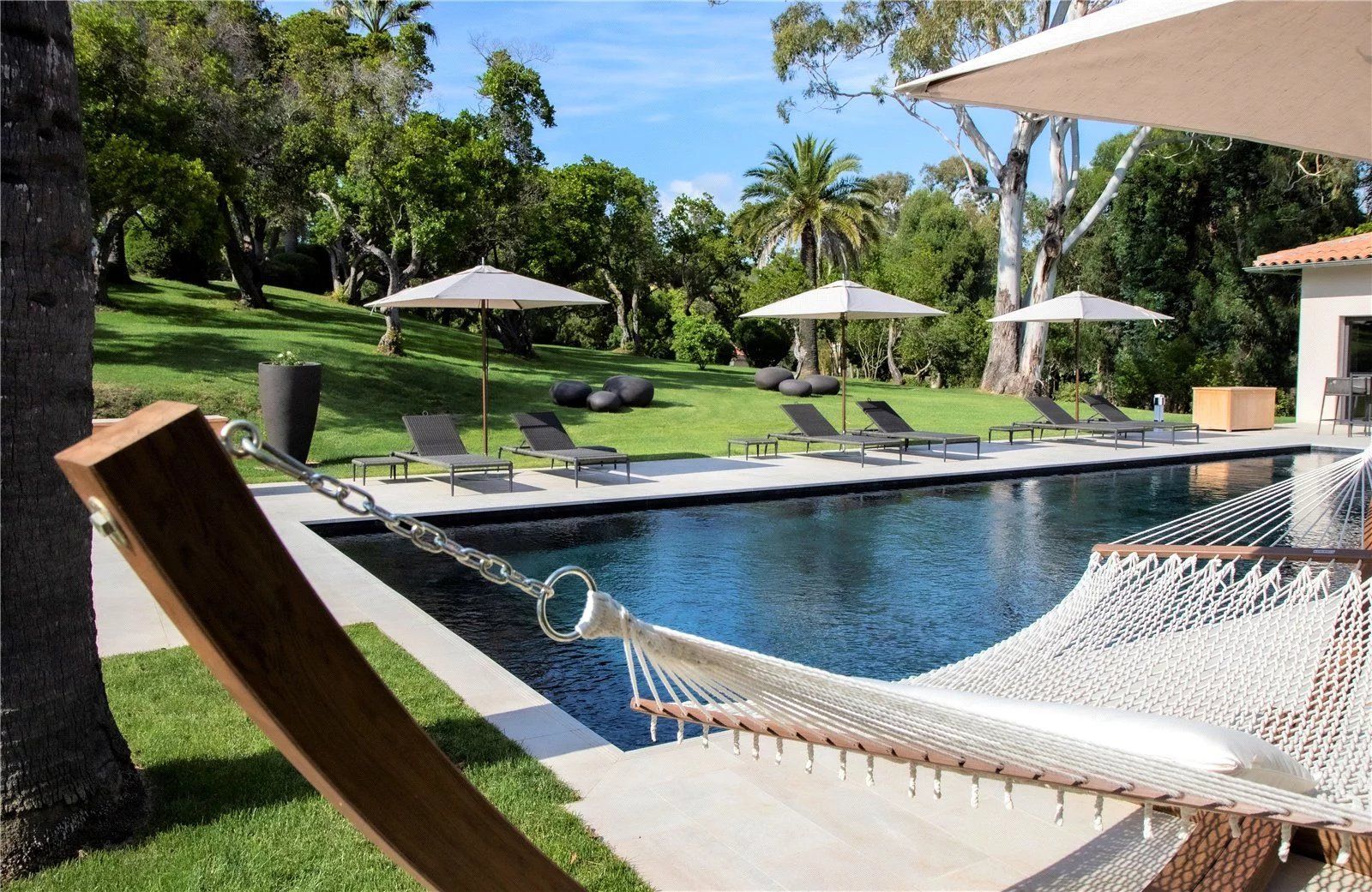 villa 12 Rooms for seasonal rent on La Croix-Valmer (83420)