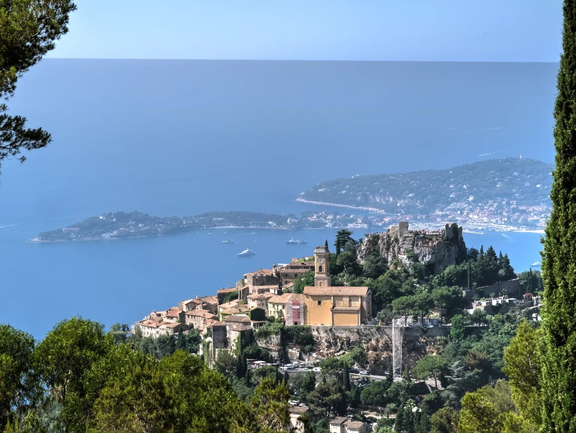 villa 6 Rooms for sale on Èze (06360)