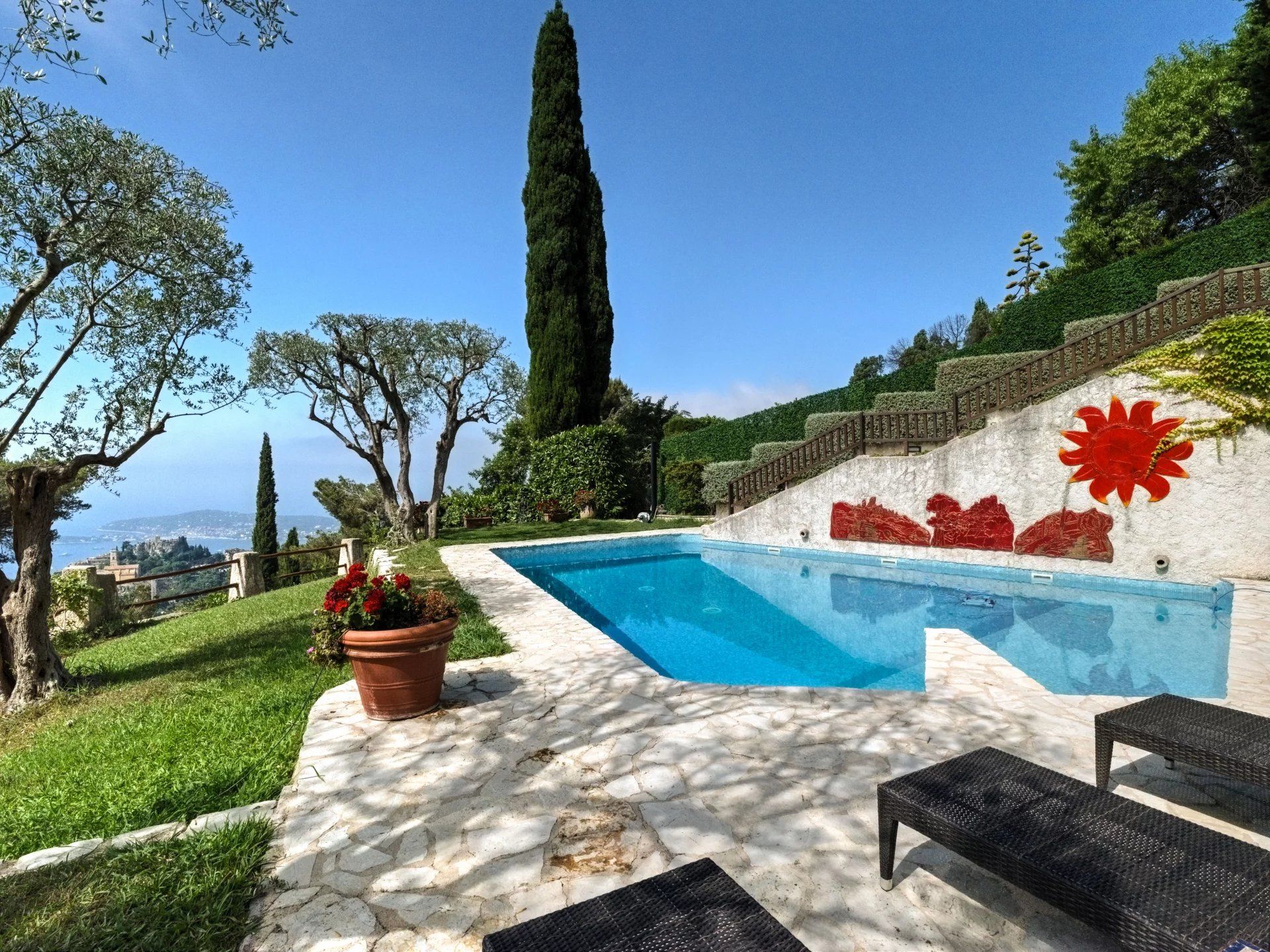 villa 6 Rooms for sale on Èze (06360)