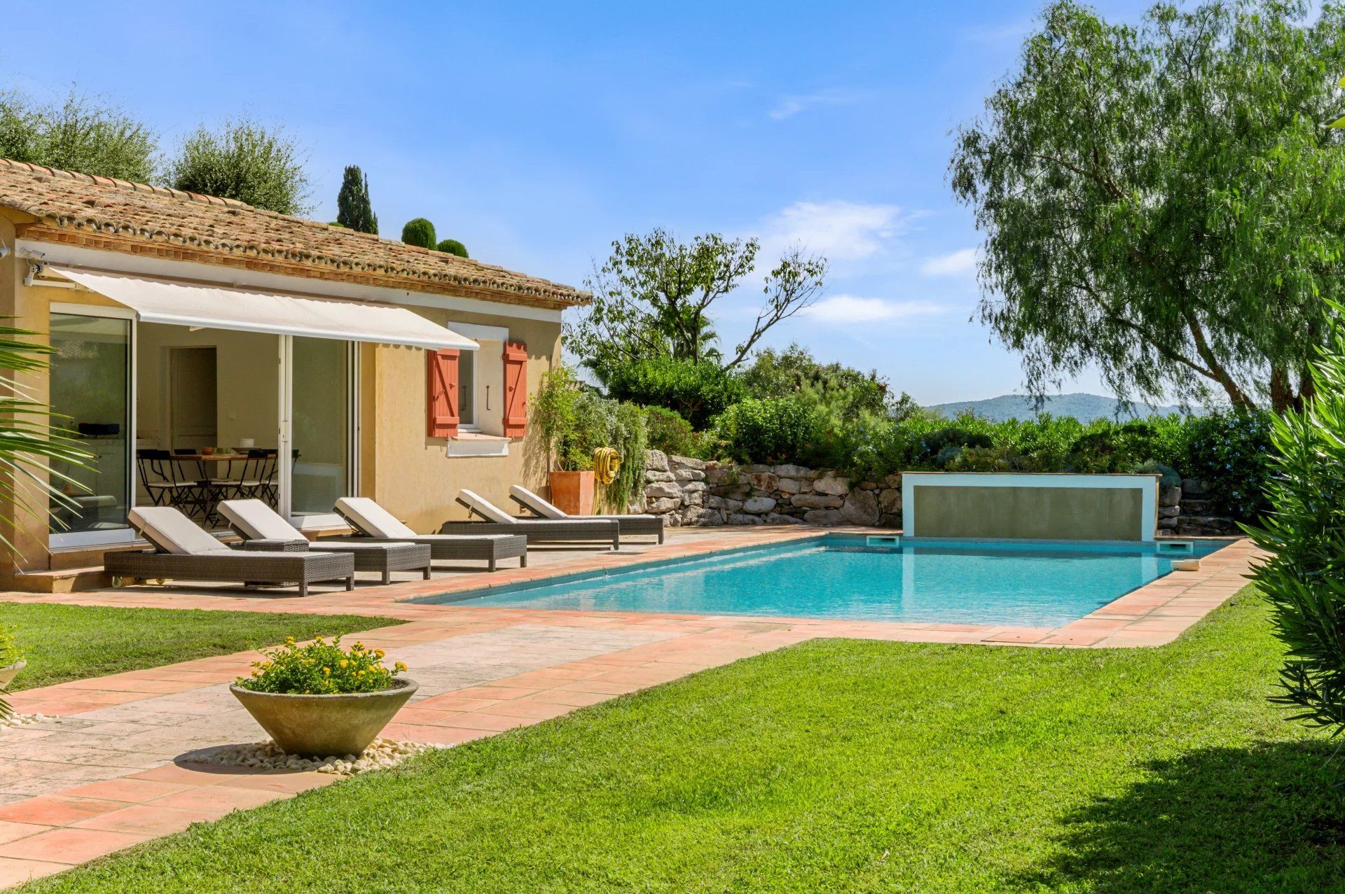 villa 6 Rooms for sale on Grimaud (83310)