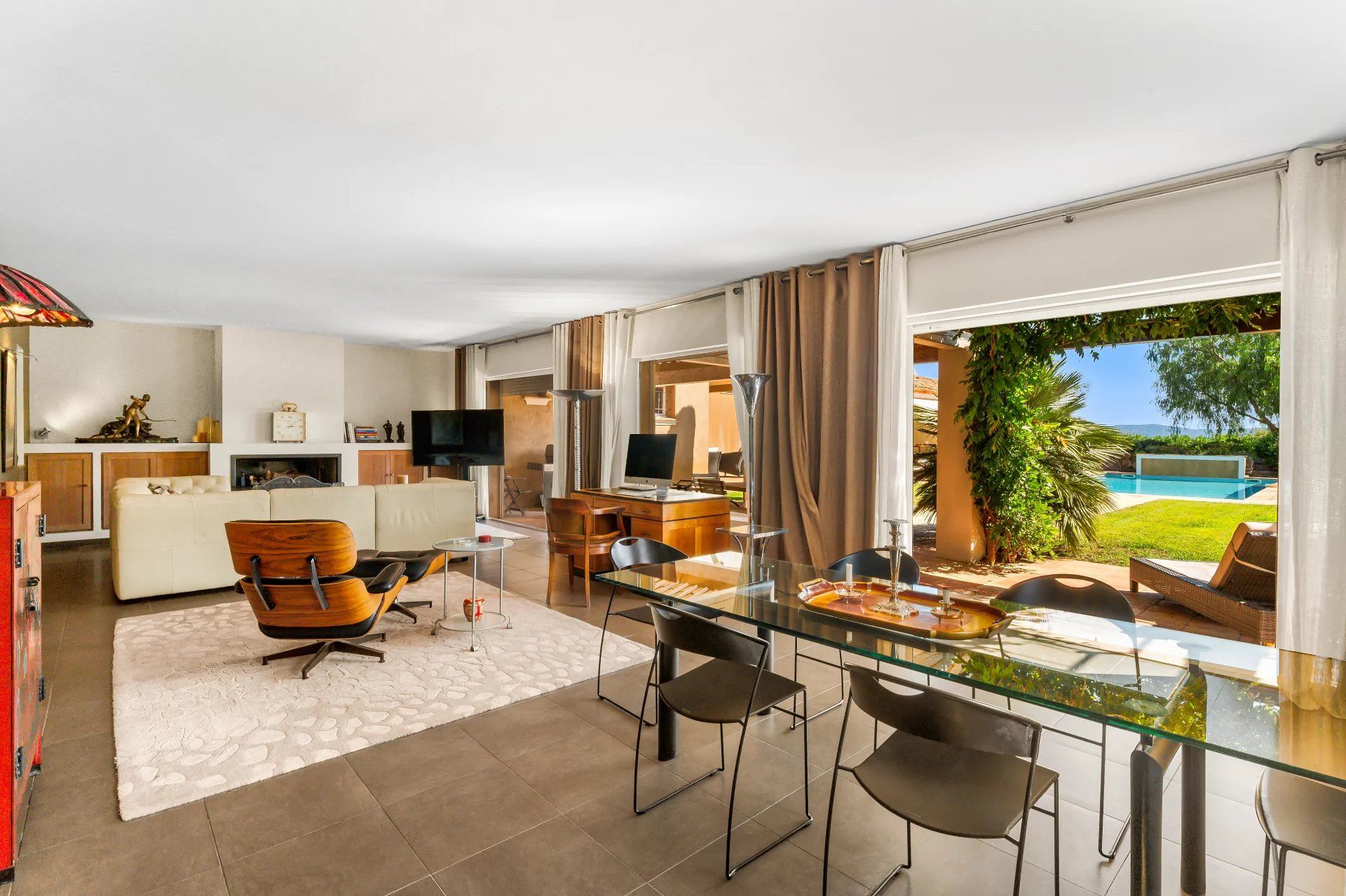 villa 6 Rooms for sale on Grimaud (83310)