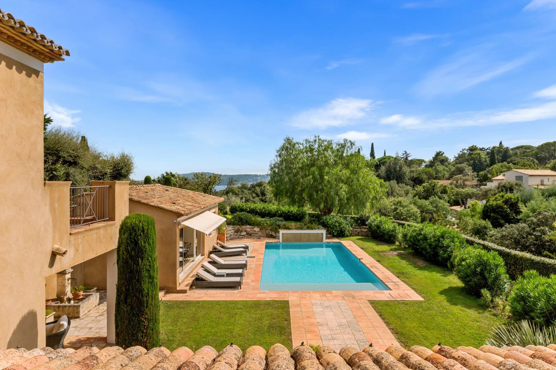villa 6 Rooms for sale on Grimaud (83310)