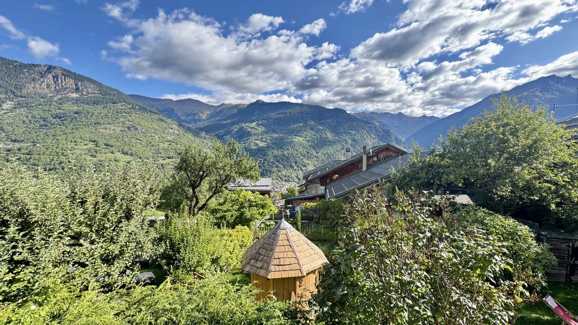 house 4 Rooms for sale on Courchevel (73120)