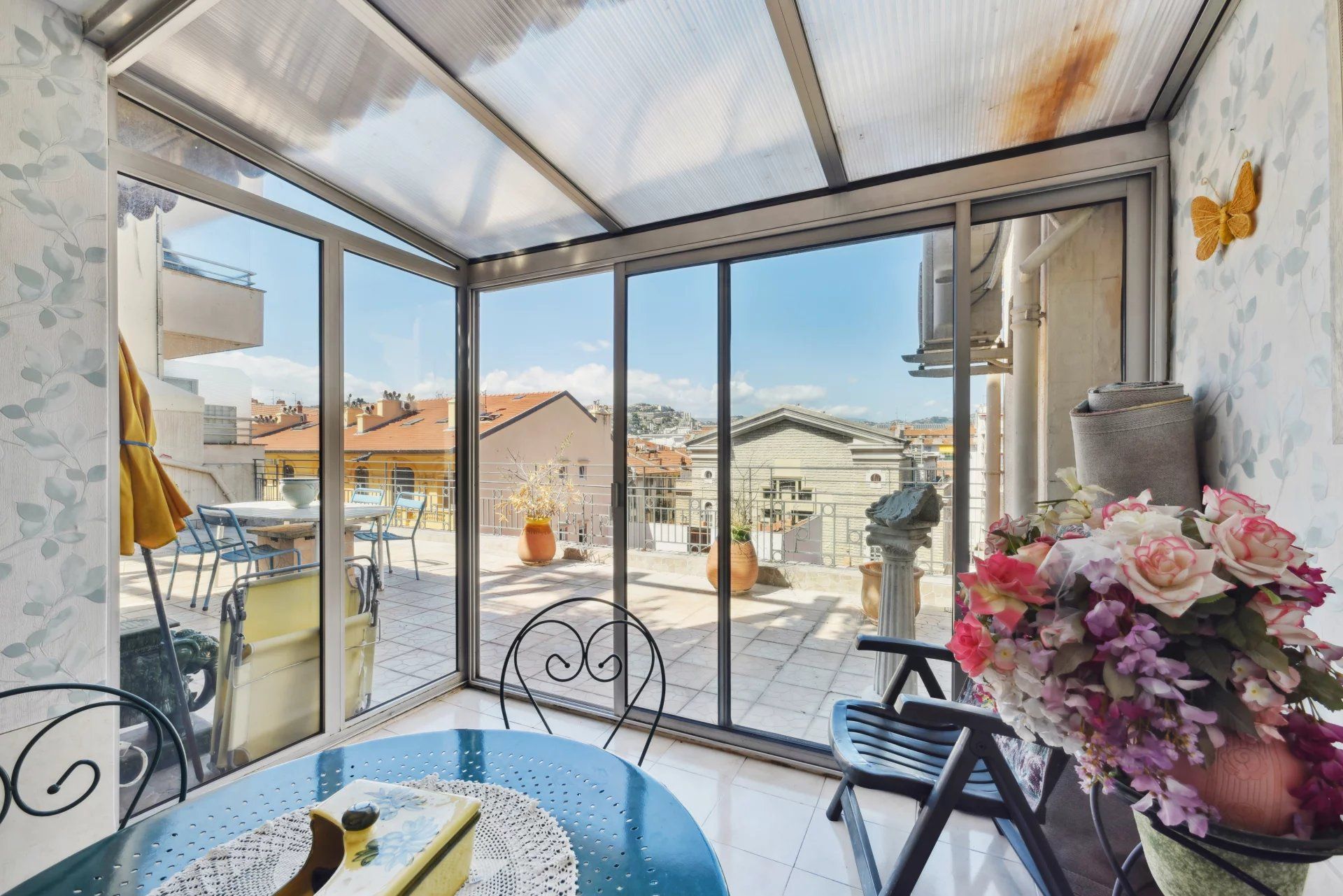apartment 4 Rooms for sale on Nice (06000)