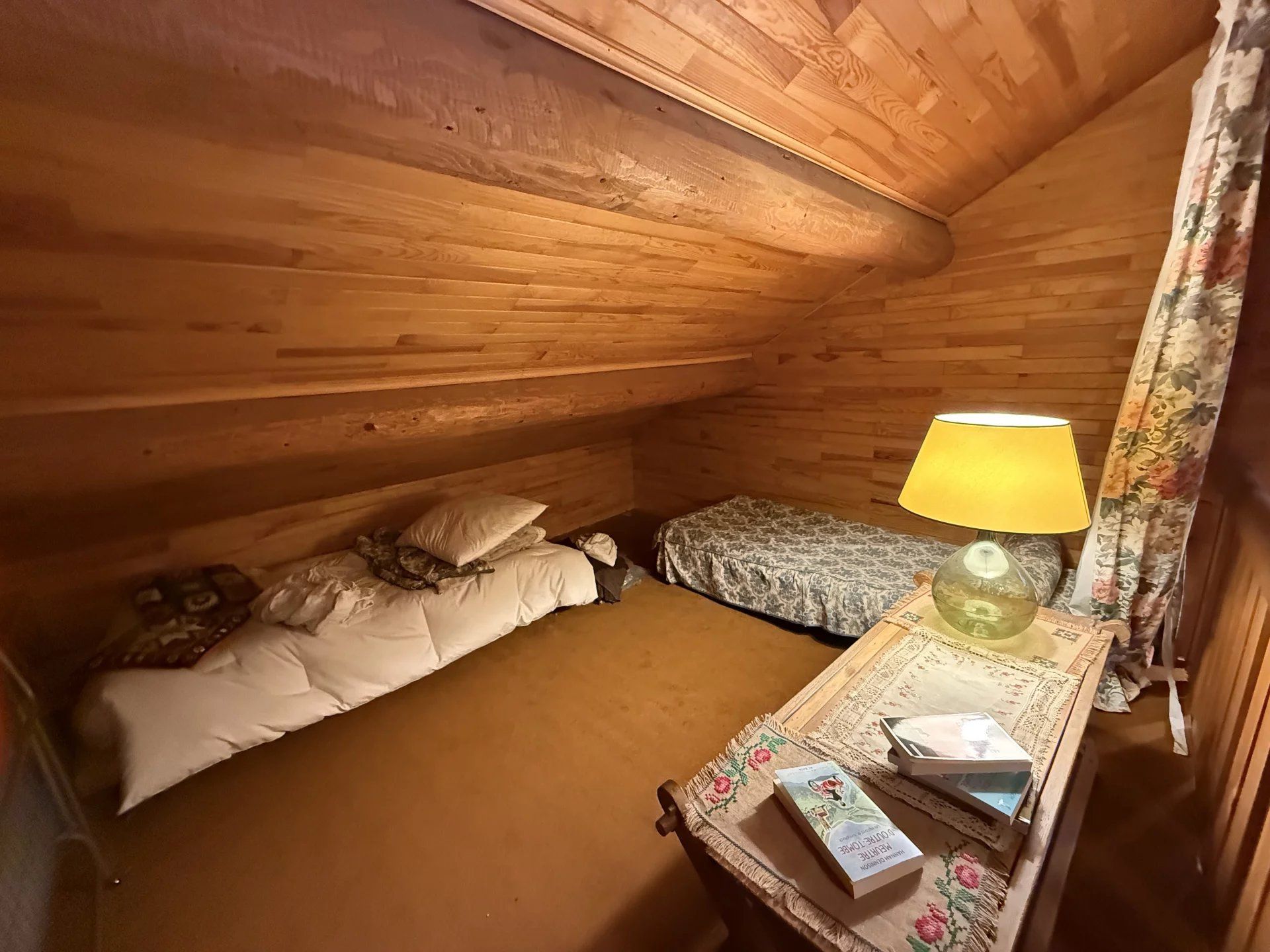 chalet 5 Rooms for sale on Les Allues (73550)