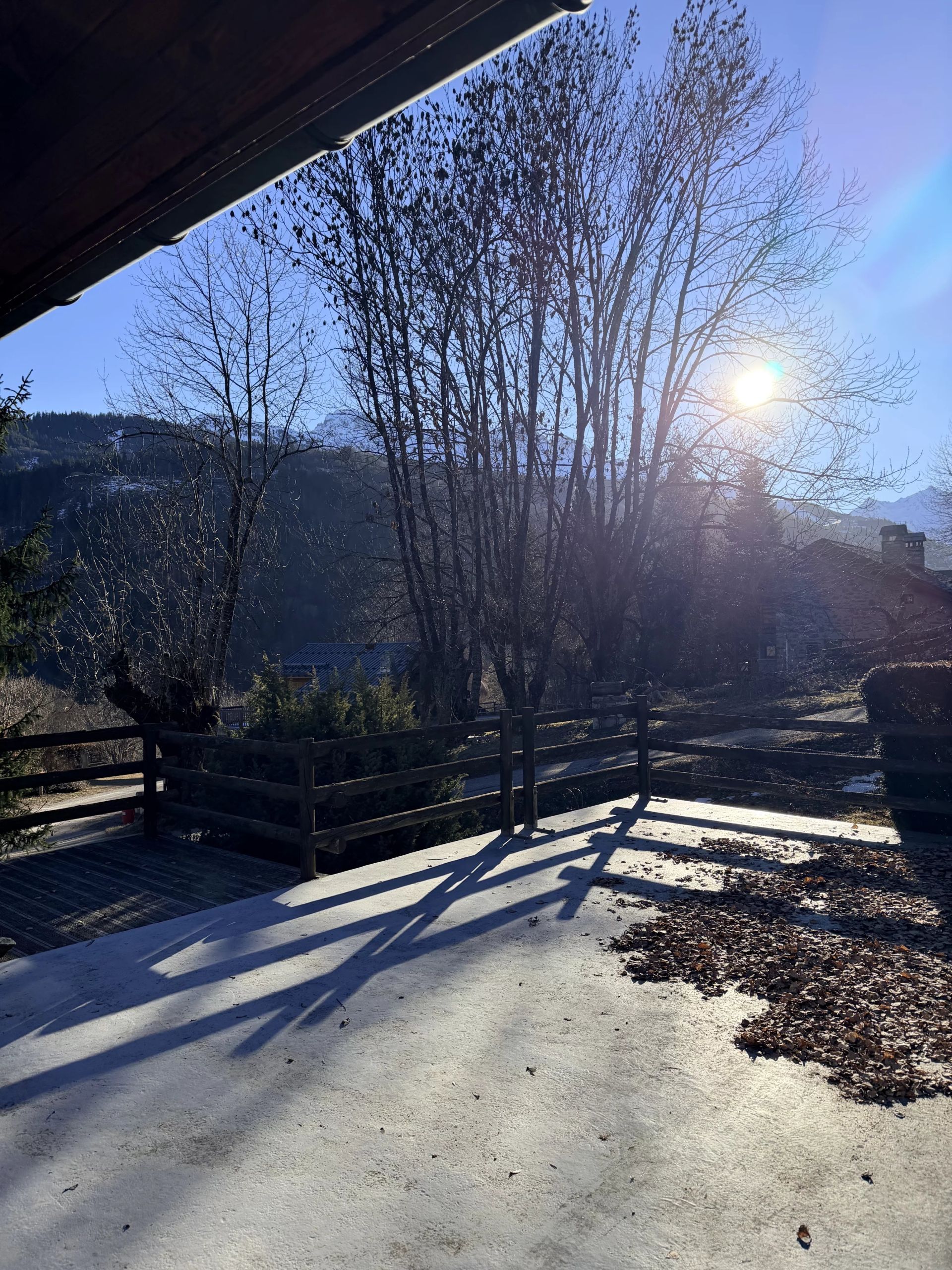 chalet 5 Rooms for sale on Les Allues (73550)