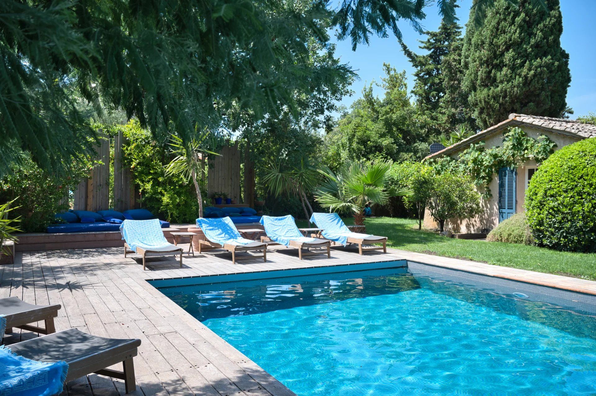 villa 7 Pièces en location saisonnière sur Saint-Tropez (83990) Location saisonnière Villa Saint-Tropez 7 Pièces 275 m²