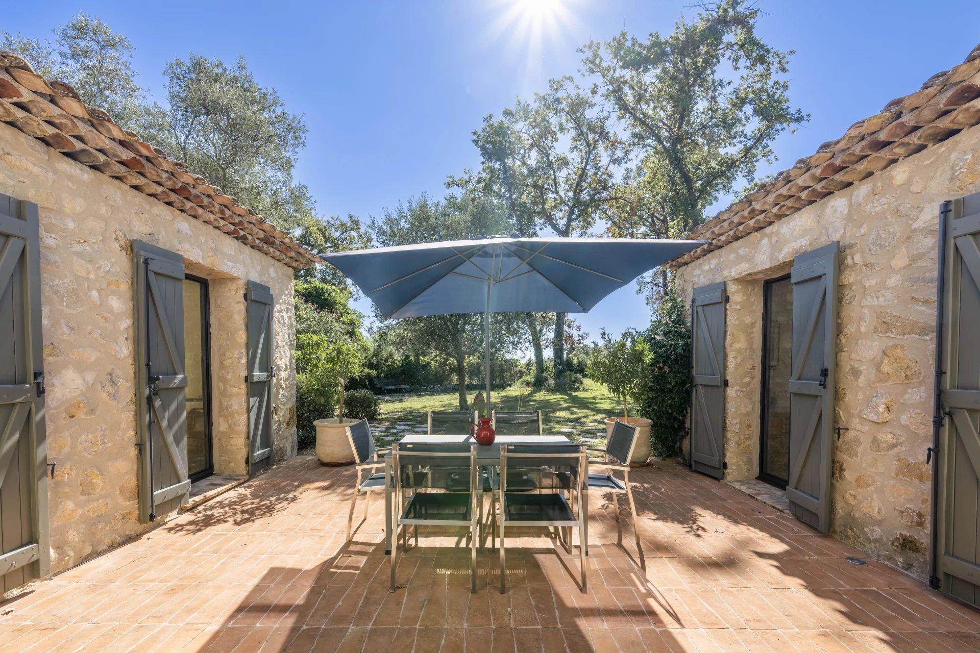 villa 6 Pièces en vente sur Châteauneuf-Grasse (06740) Vente Villa Châteauneuf-Grasse 6 Pièces 200 m²