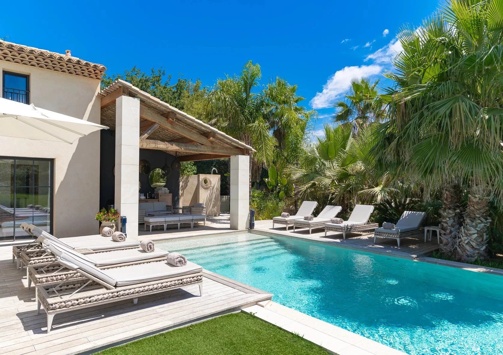 villa 7 Pièces en location saisonnière sur Saint-Tropez (83990) Location saisonnière Villa Saint-Tropez 7 Pièces 350 m²