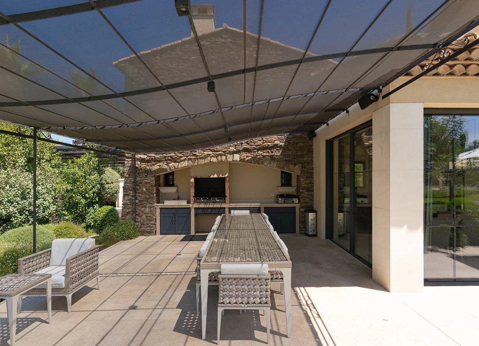 villa 7 Pièces en location saisonnière sur Saint-Tropez (83990) Location saisonnière Villa Saint-Tropez 7 Pièces 350 m²