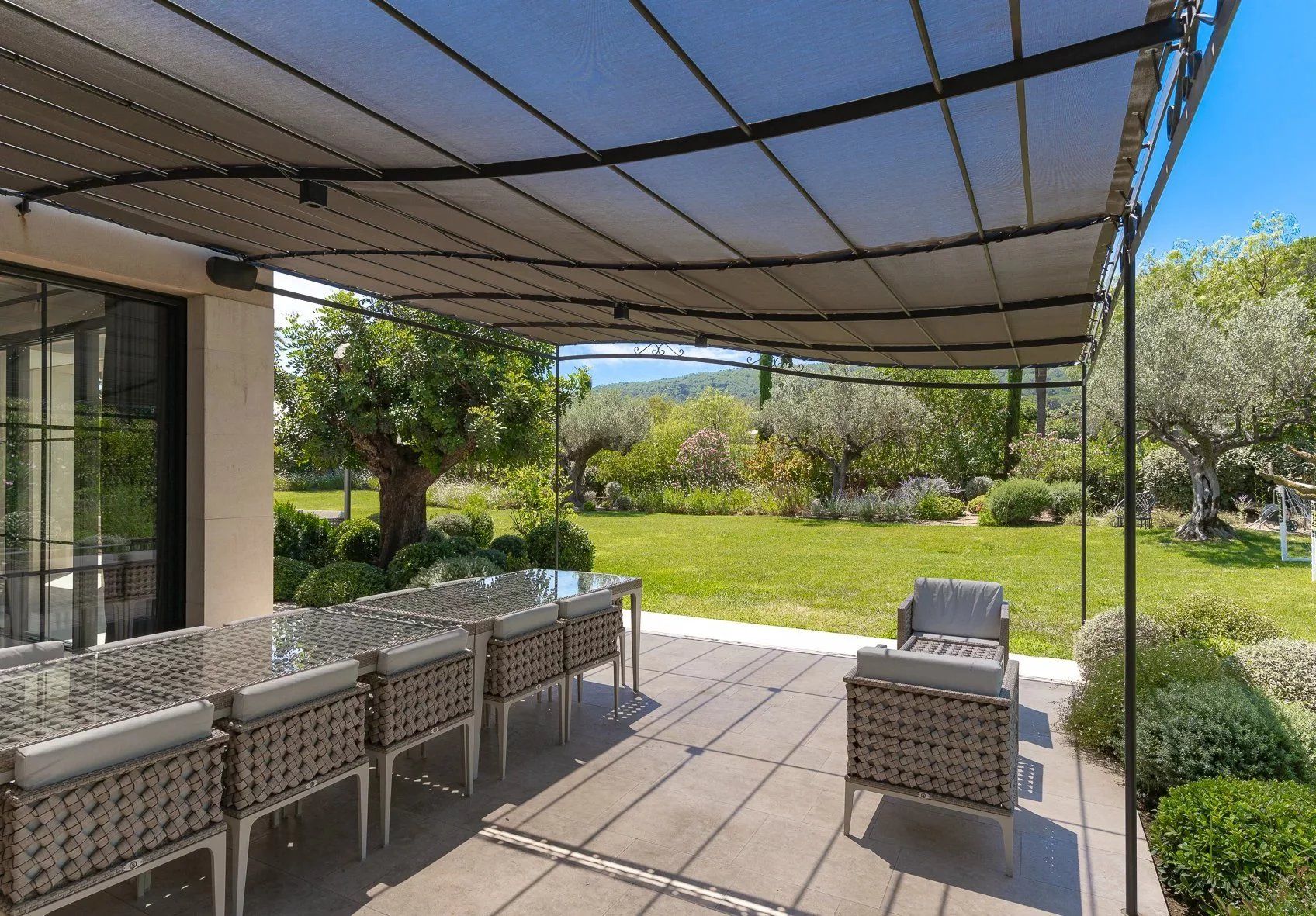villa 7 Pièces en location saisonnière sur Saint-Tropez (83990) Location saisonnière Villa Saint-Tropez 7 Pièces 350 m²