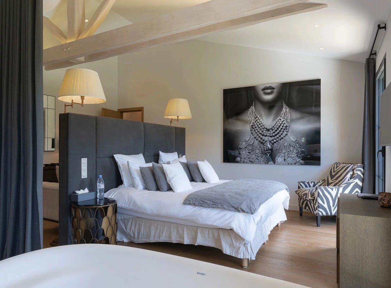 villa 7 Rooms for seasonal rent on Saint-Tropez (83990)