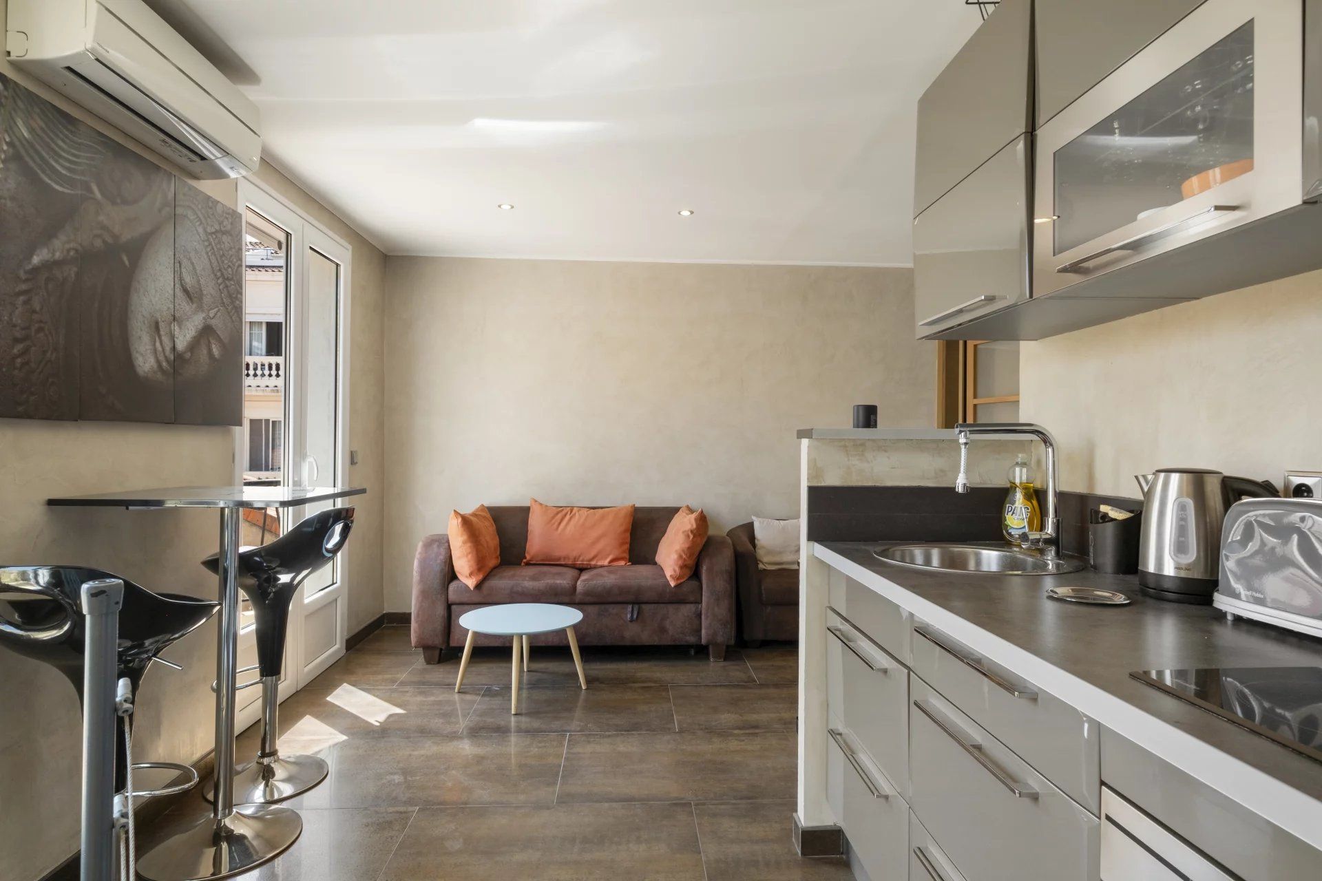 apartment 5 Rooms for sale on Cannes (06400)