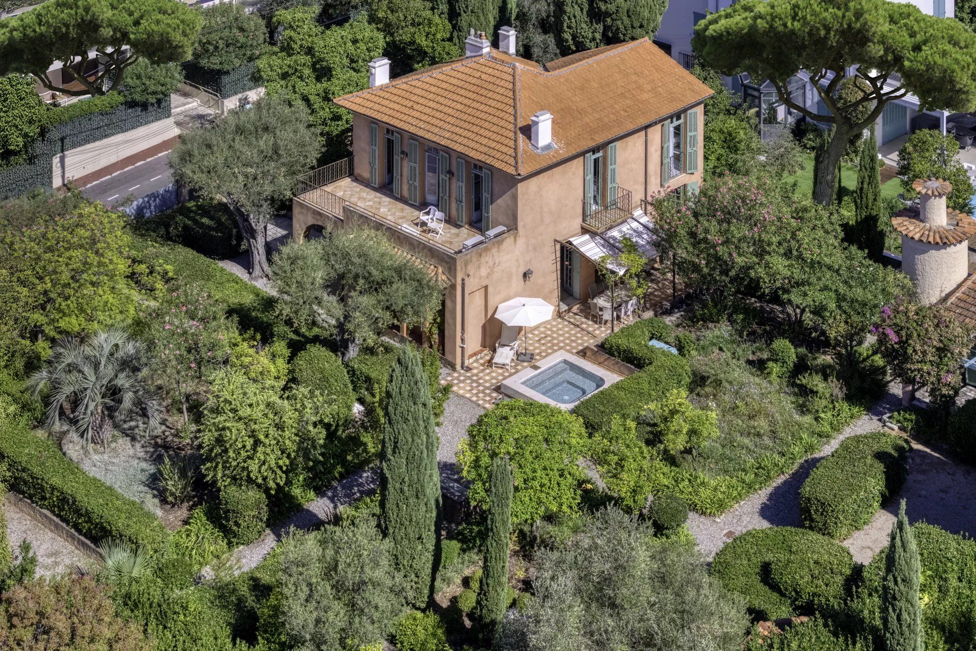 villa 10 Pièces en vente sur Antibes (06160) Vente Villa Antibes 10 Pièces 200 m²