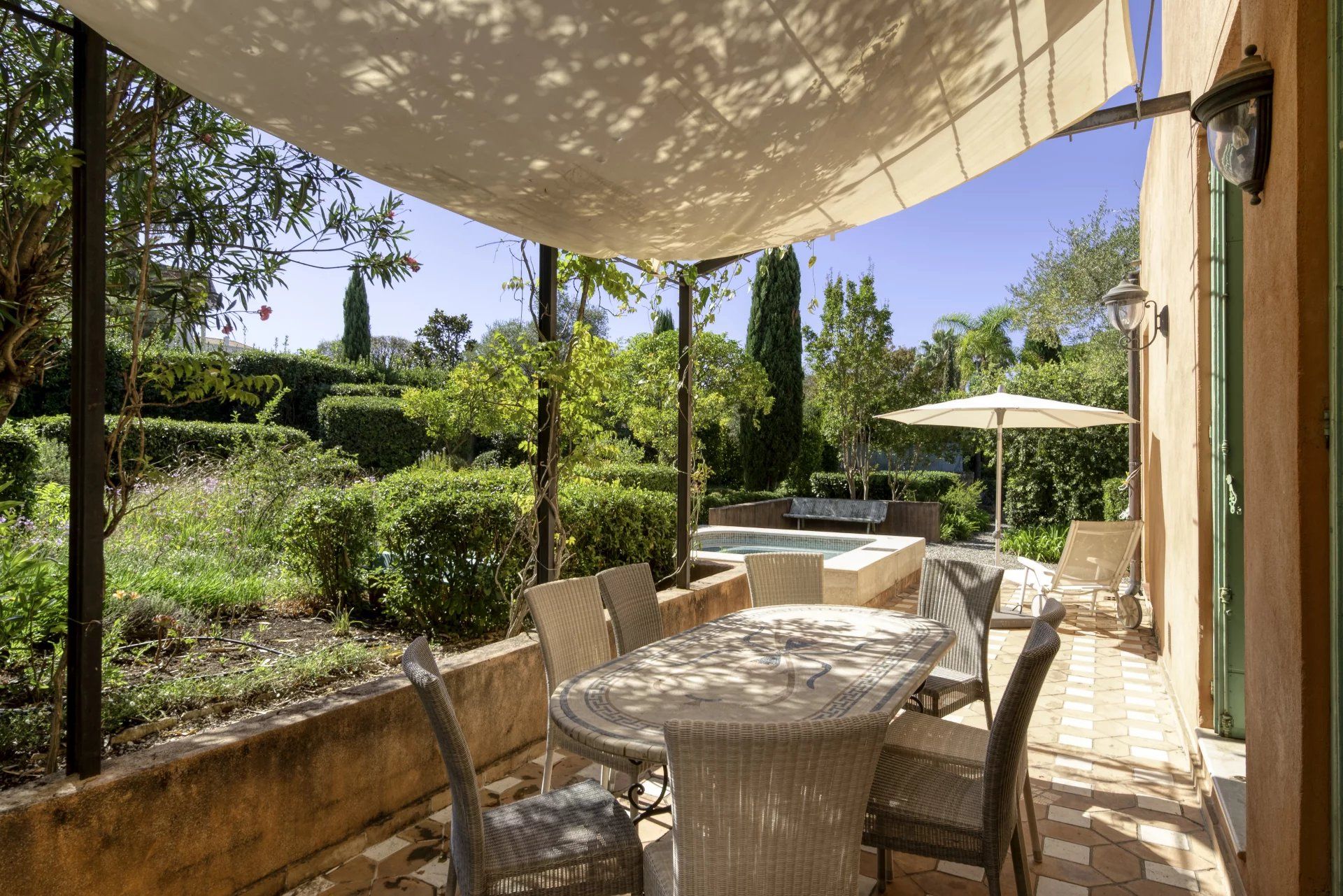 villa 10 Pièces en vente sur Antibes (06160) Vente Villa Antibes 10 Pièces 200 m²