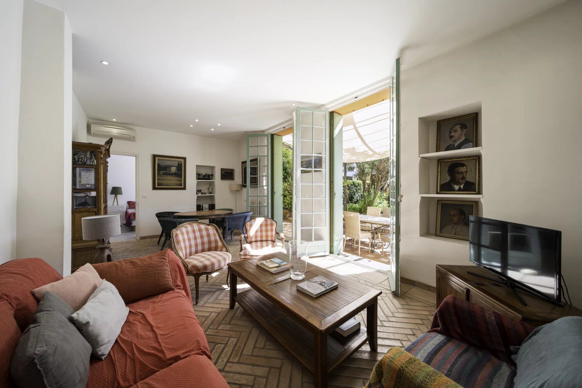 villa 10 Pièces en vente sur Antibes (06160) Vente Villa Antibes 10 Pièces 200 m²