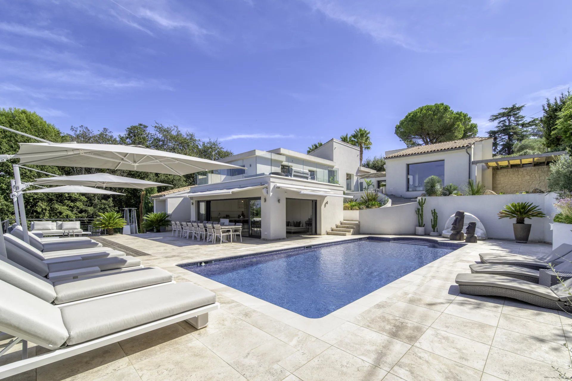 Location saisonnière Villa Antibes 7 Pièces 430 m²
