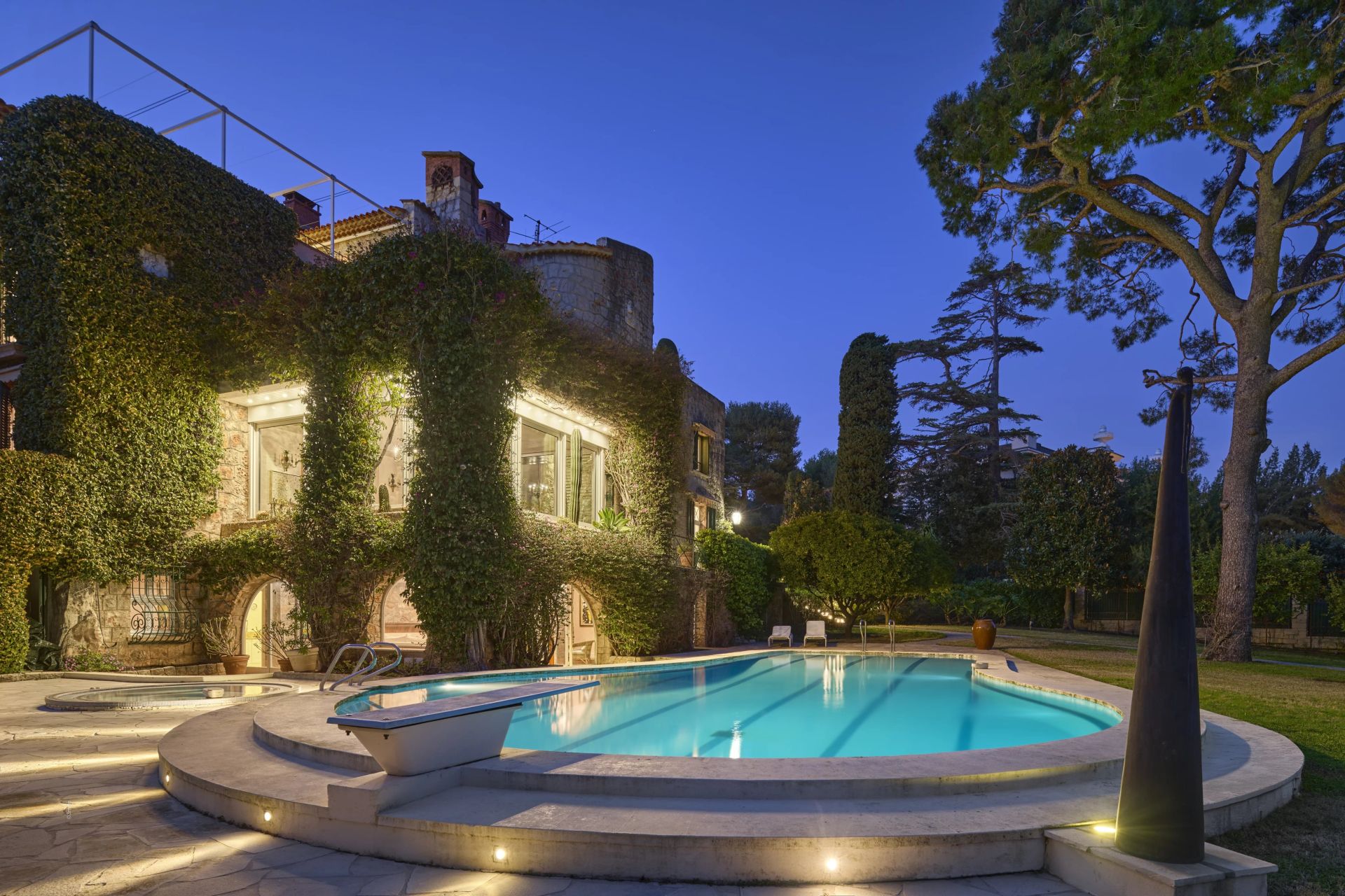 villa 10 Pièces en vente sur Saint-Jean-Cap-Ferrat (06230)