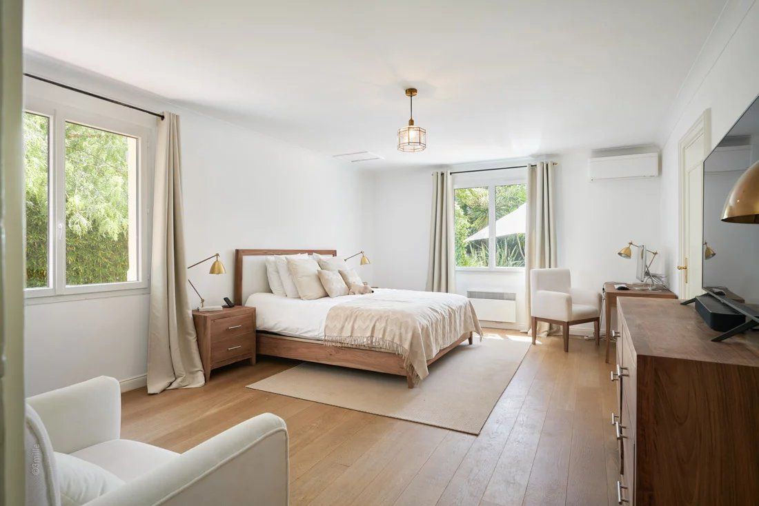 villa 5 Pièces en location saisonnière sur Saint-Tropez (83990)