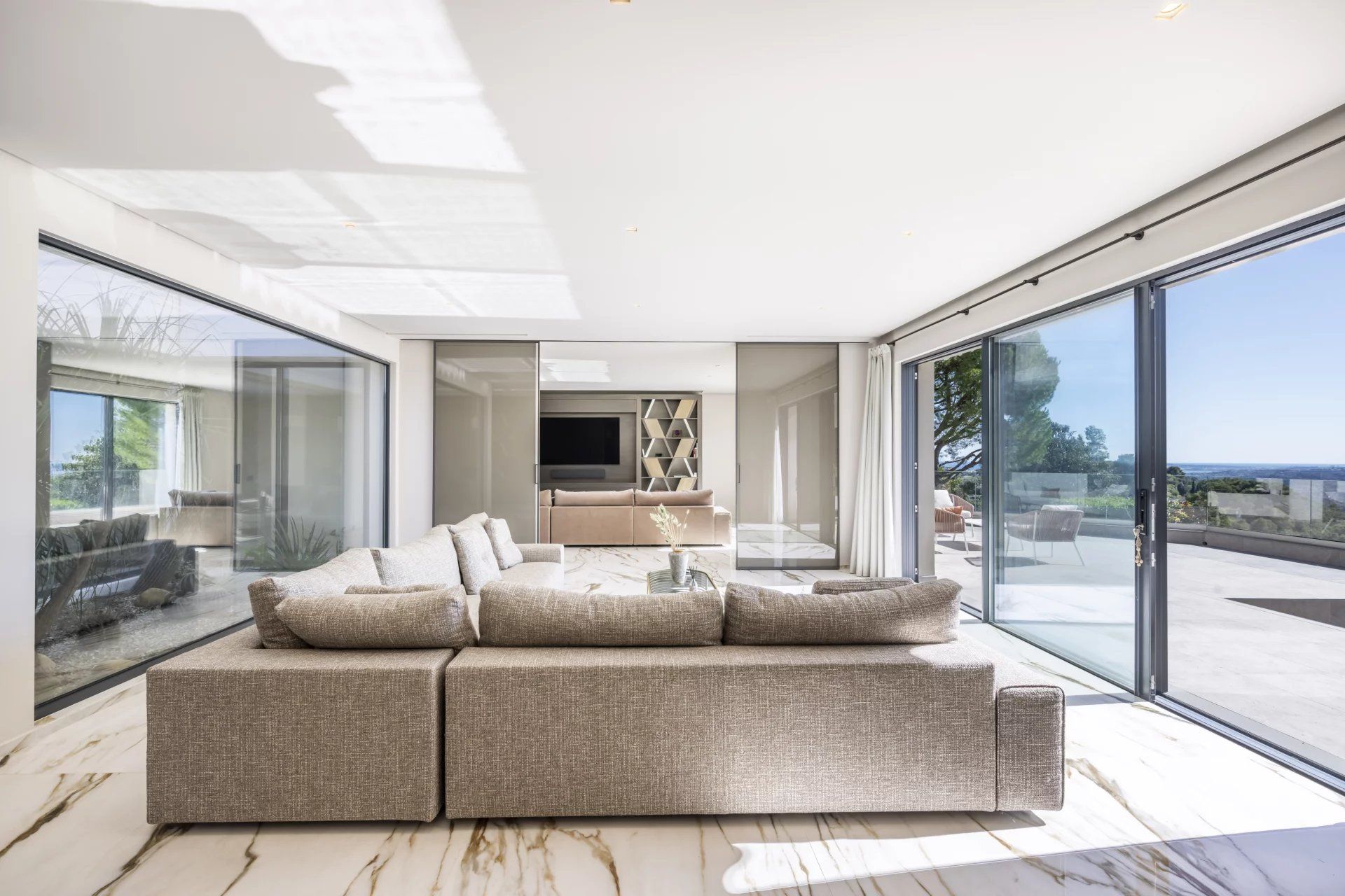 villa 15 Rooms for sale on Saint-Paul-de-Vence (06570)