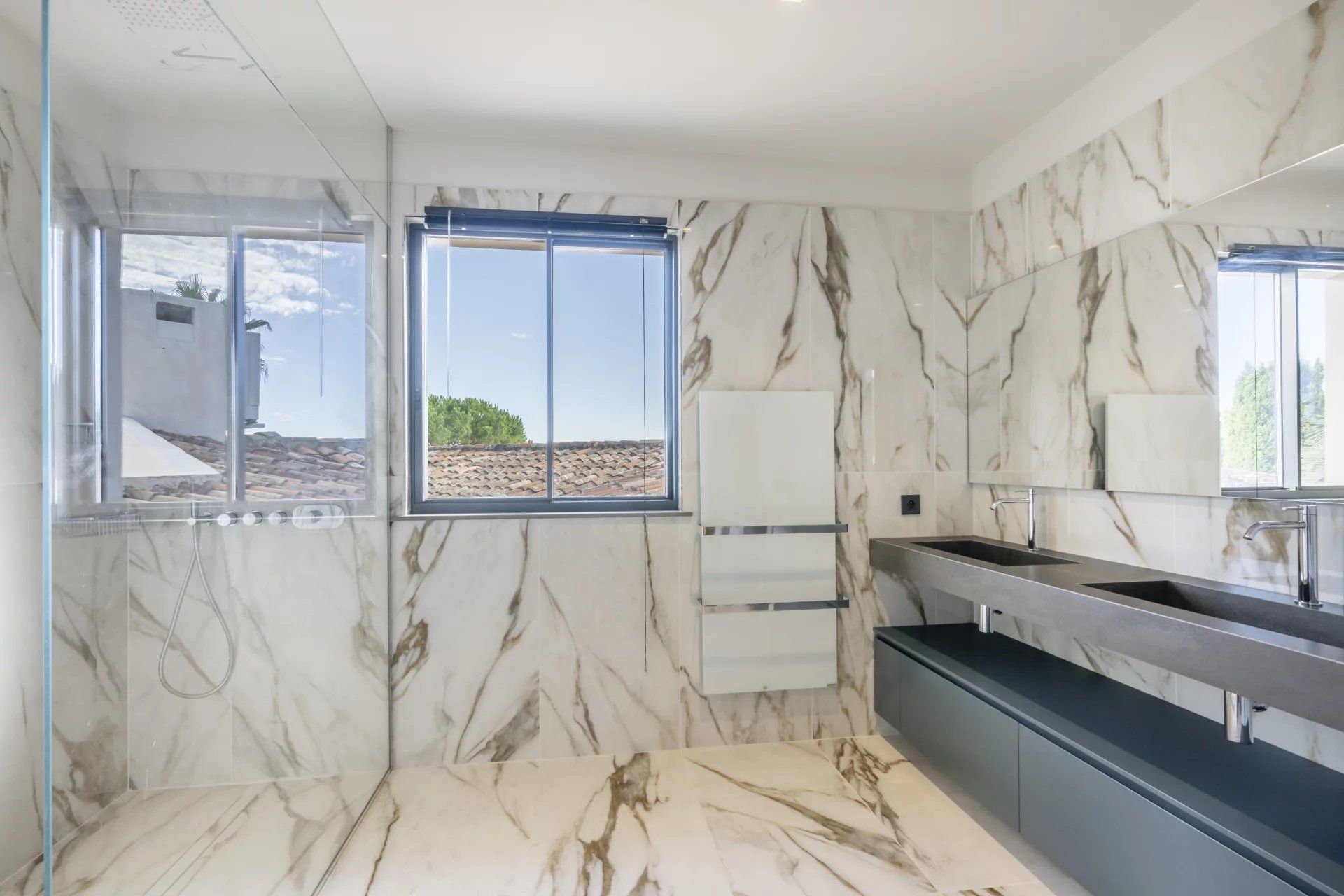 villa 15 Rooms for sale on Saint-Paul-de-Vence (06570)