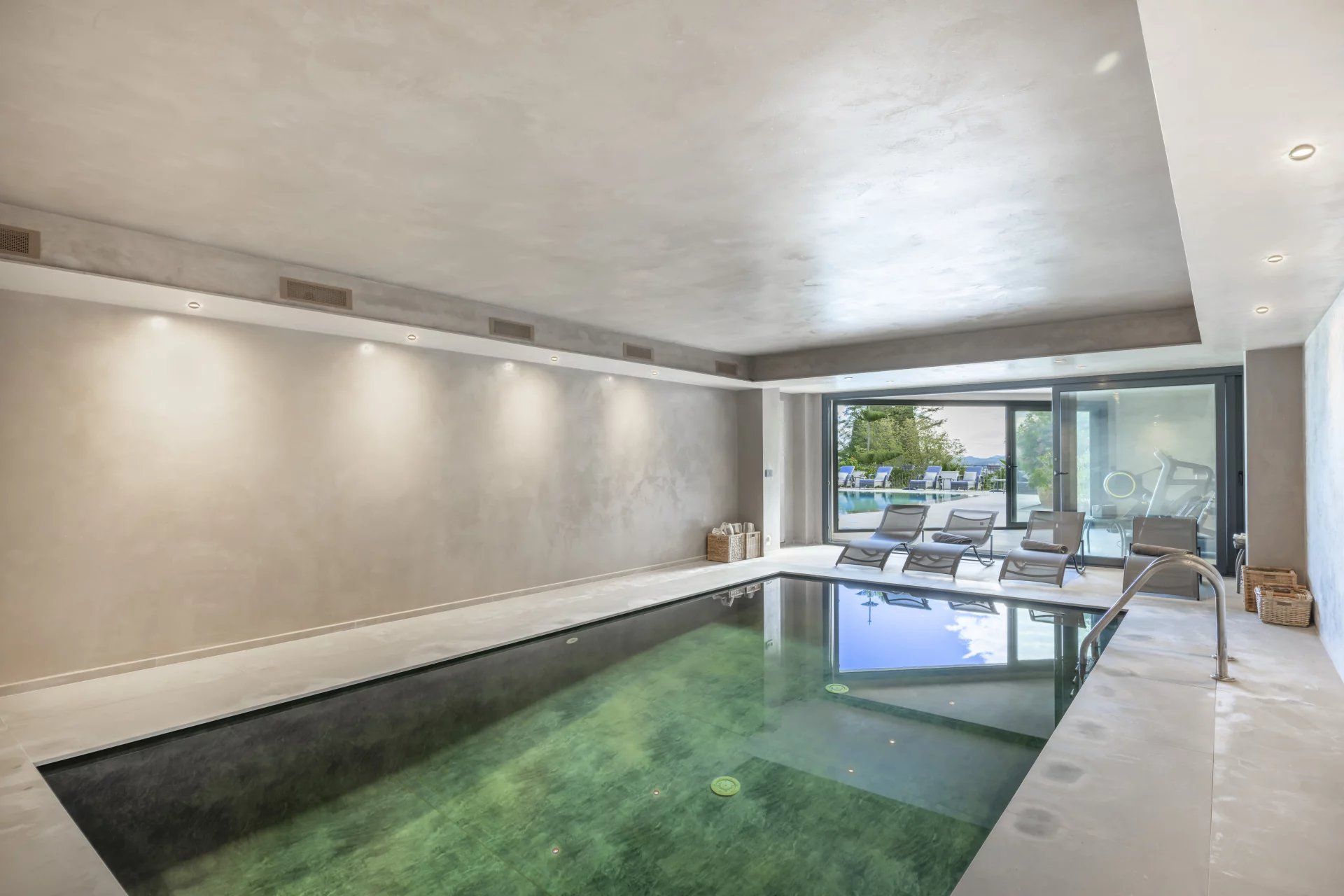 villa 15 Rooms for sale on Saint-Paul-de-Vence (06570)