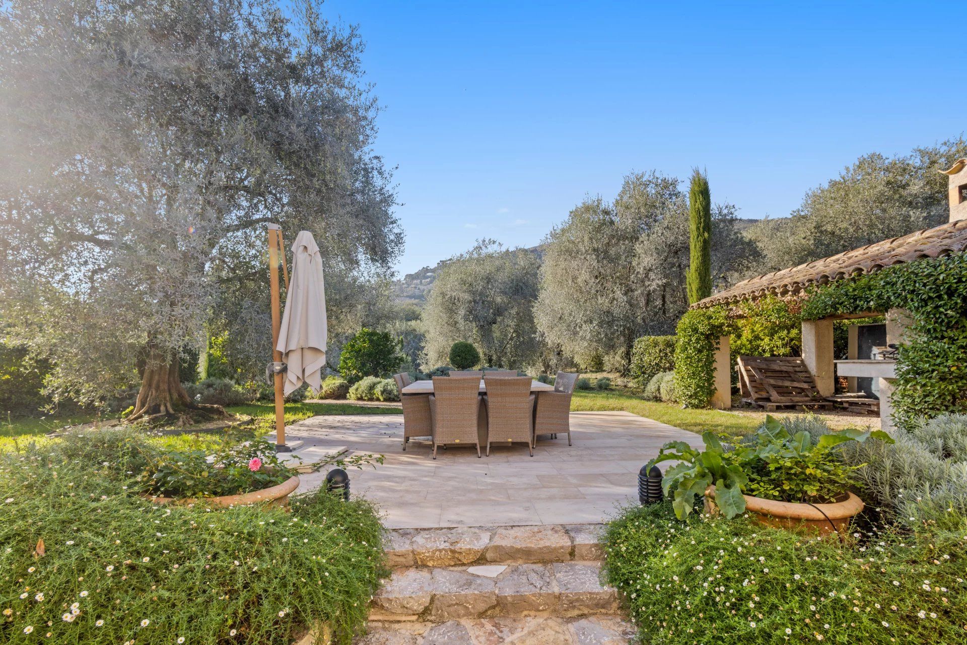 bastide 17 Pièces en vente sur Grasse (06130) Vente Bastide Grasse 17 Pièces 968 m²