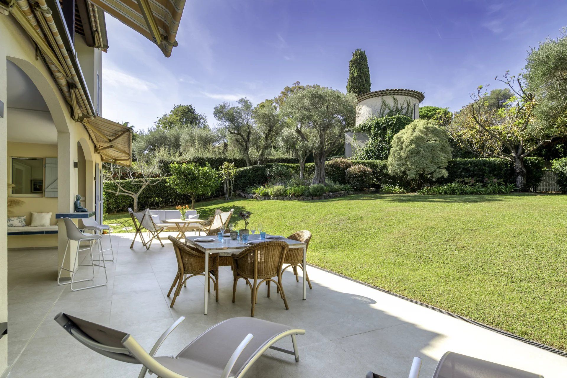 apartment 4 Rooms for seasonal rent on Antibes (06160)