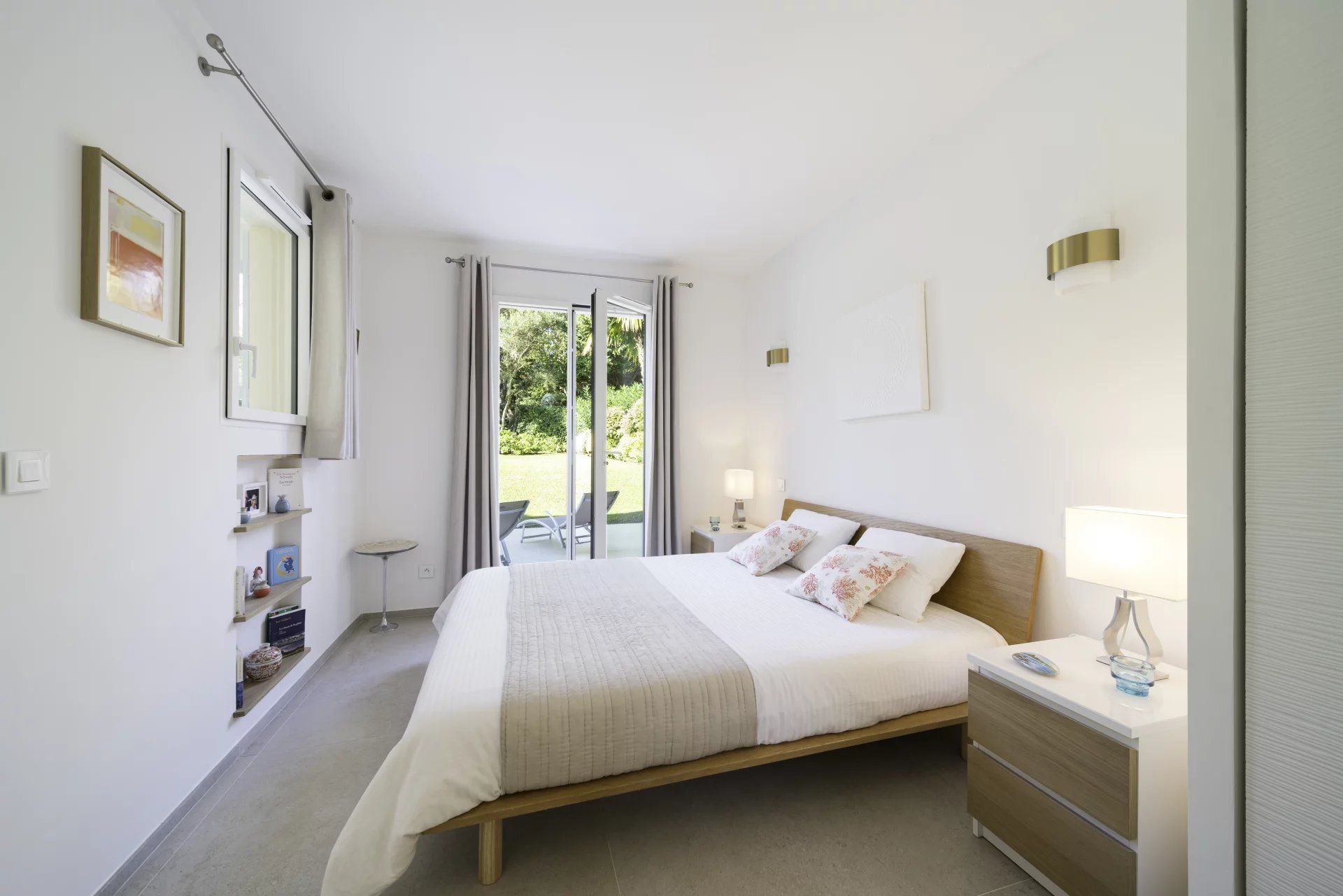 apartment 4 Rooms for seasonal rent on Antibes (06160)