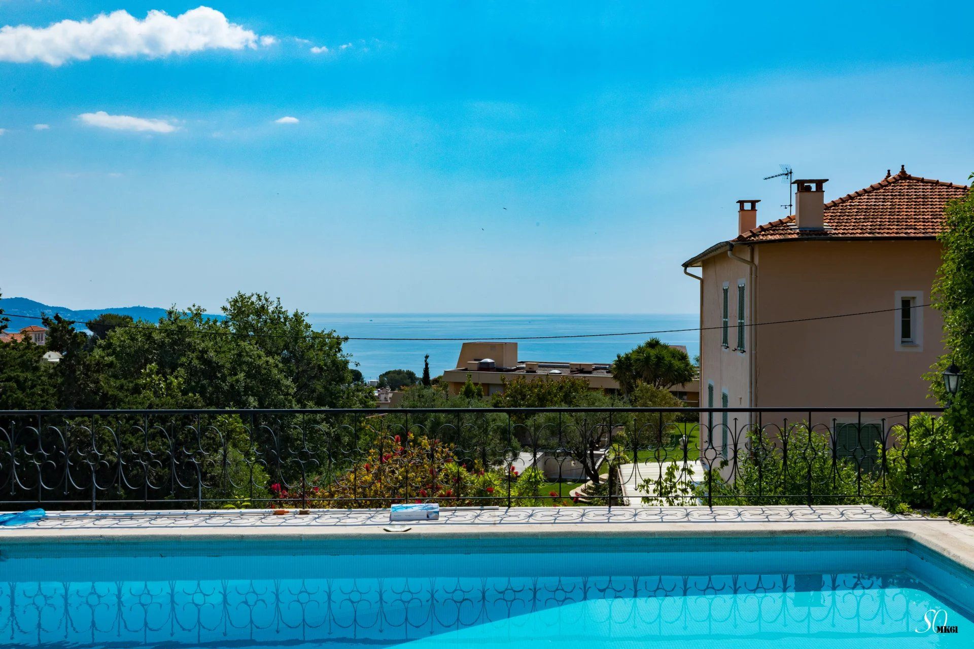 villa 7 Rooms for sale on Nice (06000)