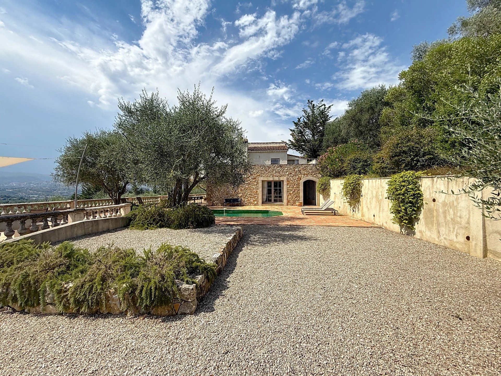 villa 6 Rooms for sale on Valbonne (06560)