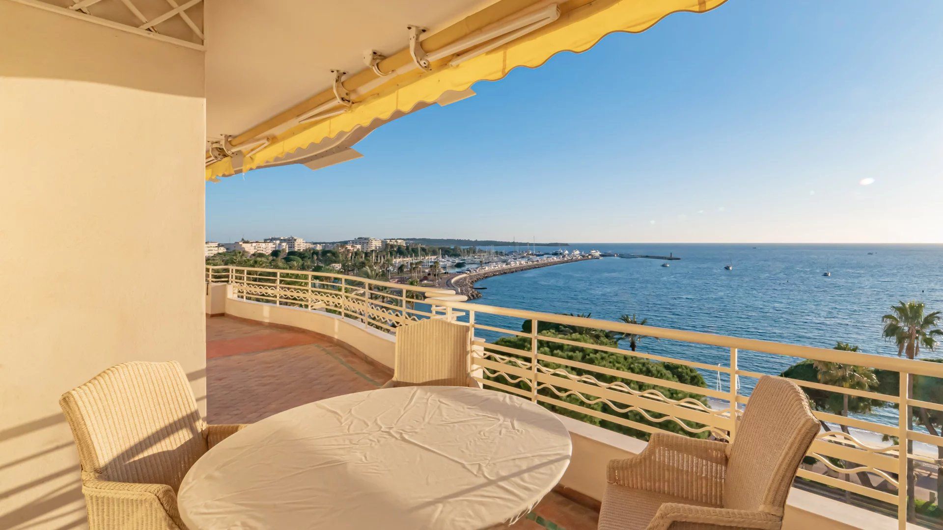 apartment for sale on Cannes (06400)