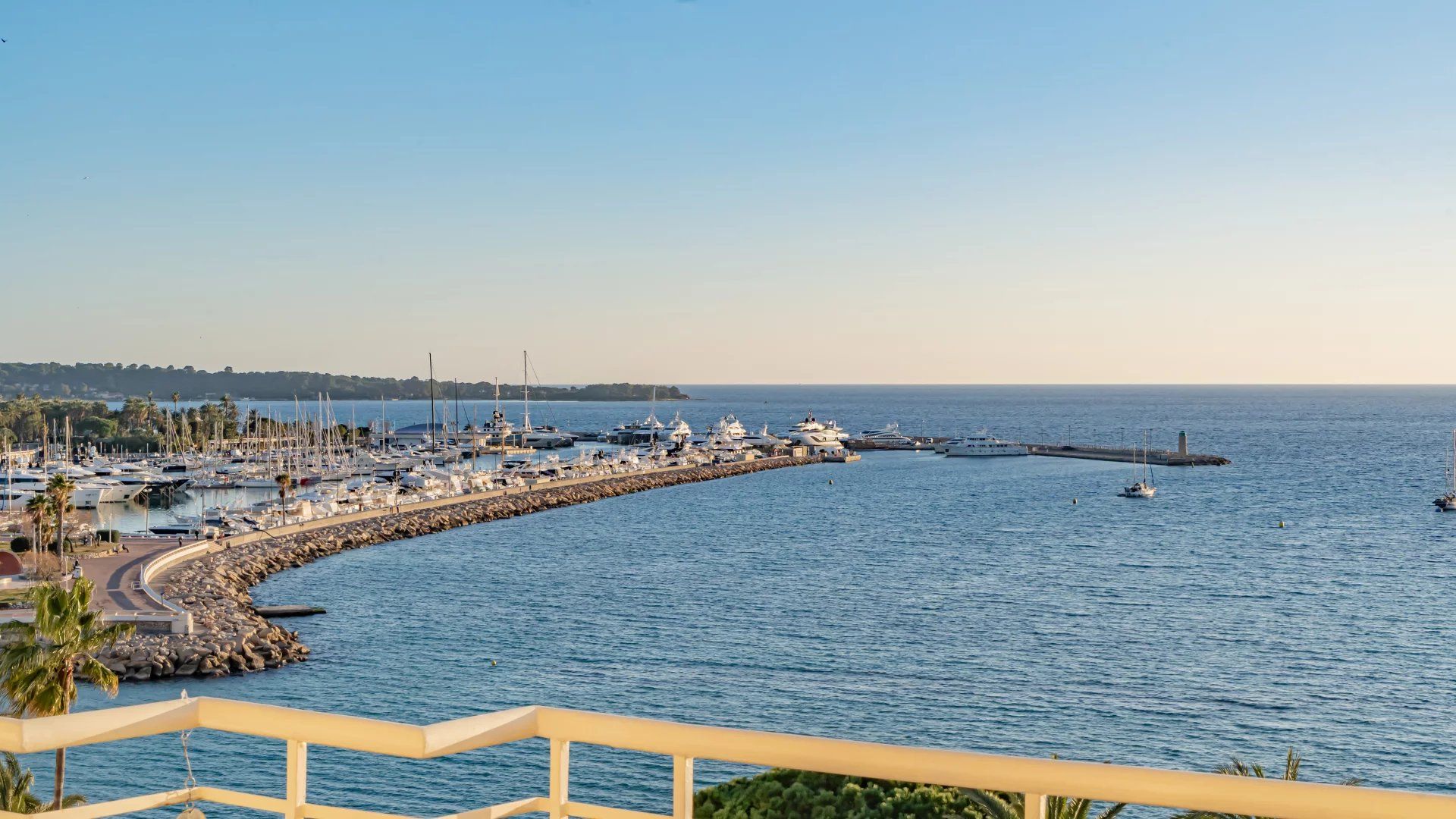 apartment for sale on Cannes (06400)