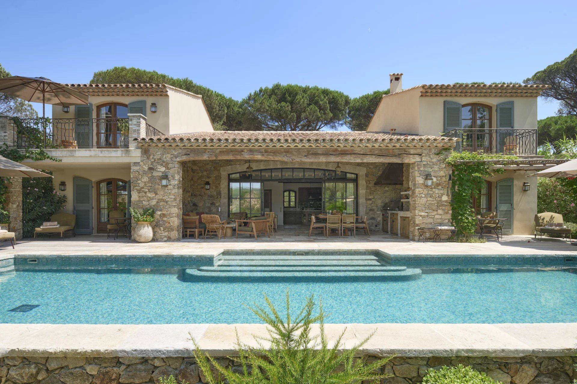 villa 5 Rooms for sale on Saint-Tropez (83990) Sale Villa Saint-Tropez 5 Rooms 250 m²