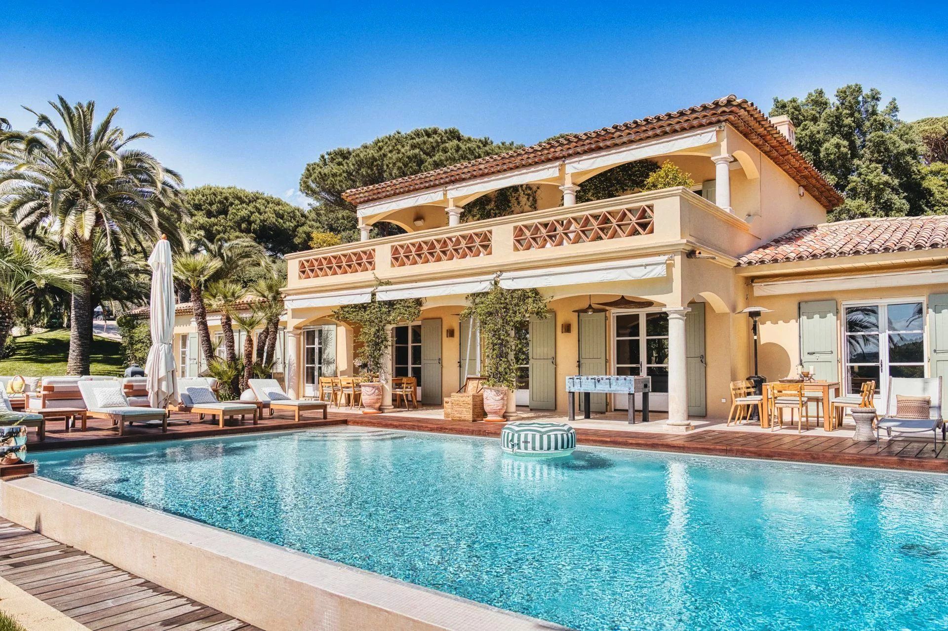 Rental Villa Saint-Tropez 7 Rooms 400 m²